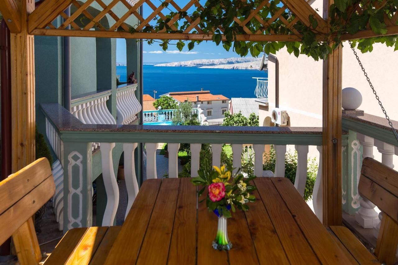Holiday Home Larma セニ エクステリア 写真